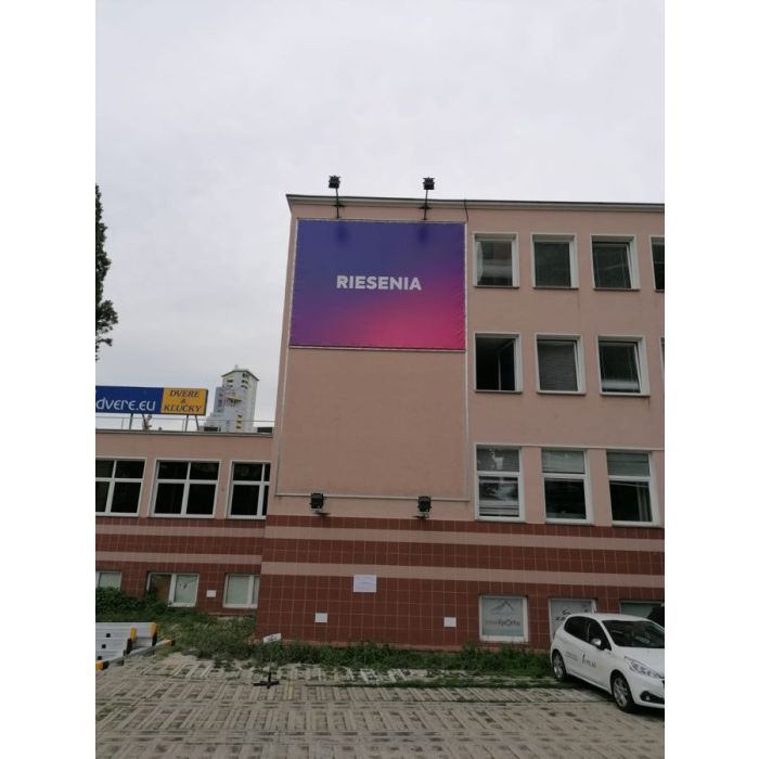 tisk a montáž banneru pro riesenia.com