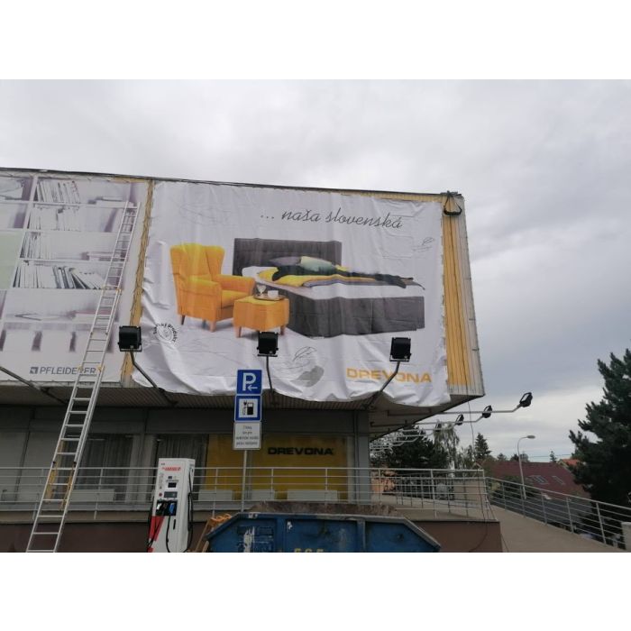 instalace banneru ve výšce DREVONA