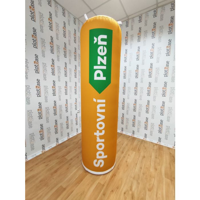 Nafukovací sloup pro akci v Plzni