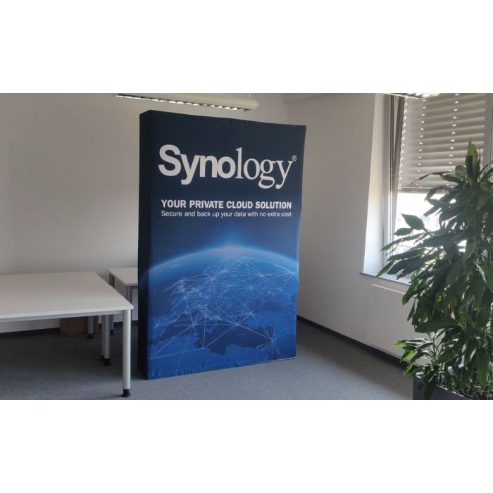 stěna Synology