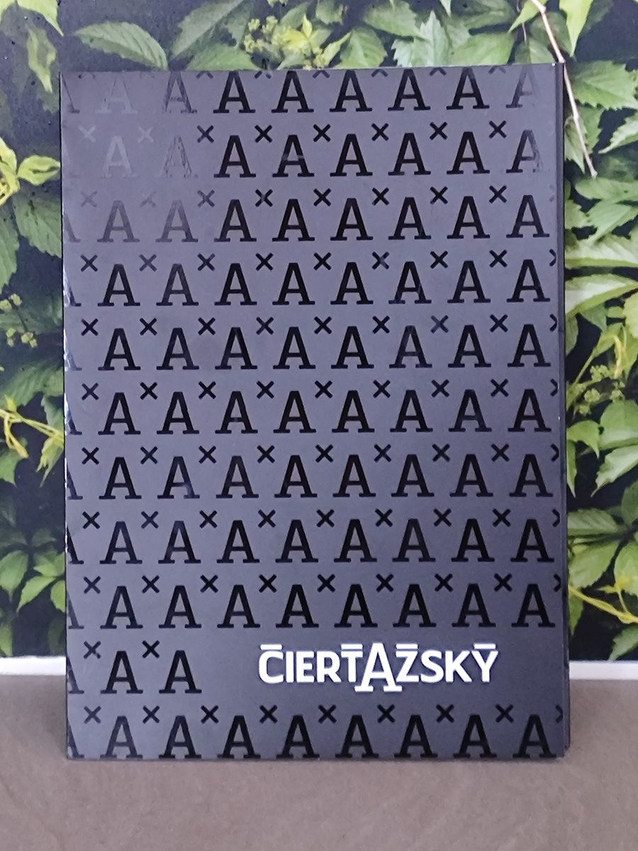 Složka s parciálním lakem