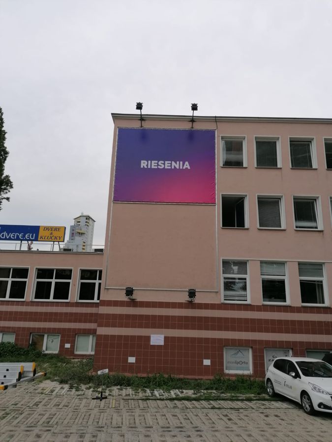 tisk a montáž banneru pro riesenia.com