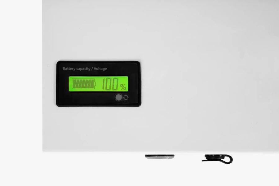 Displej integrované baterie LED boxu
