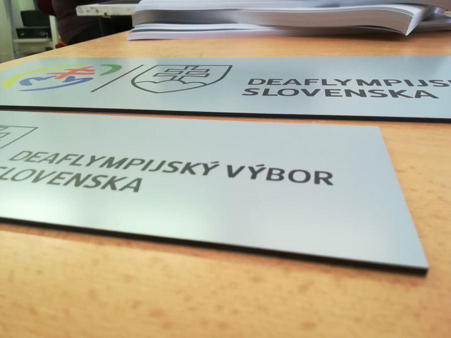 Dibond v řezu