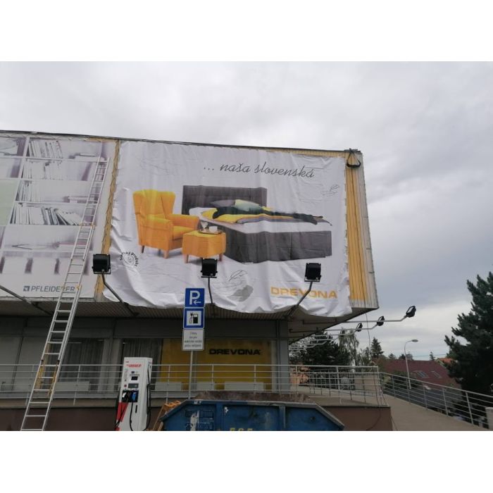 instalace banneru ve výšce DREVONA