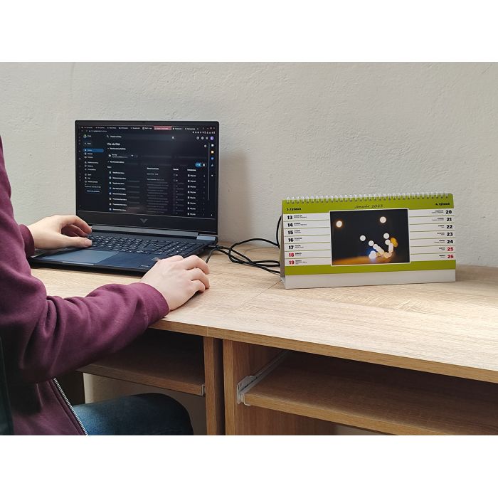 Kalendar na pracovnim stole
