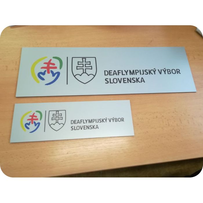dvě hliníkové reklamní cedule pro deaflympijsky výbor slovenska