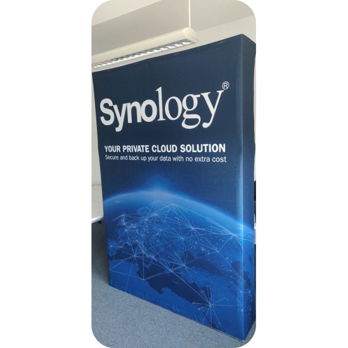 Hop Up prezentační stěna Synology
