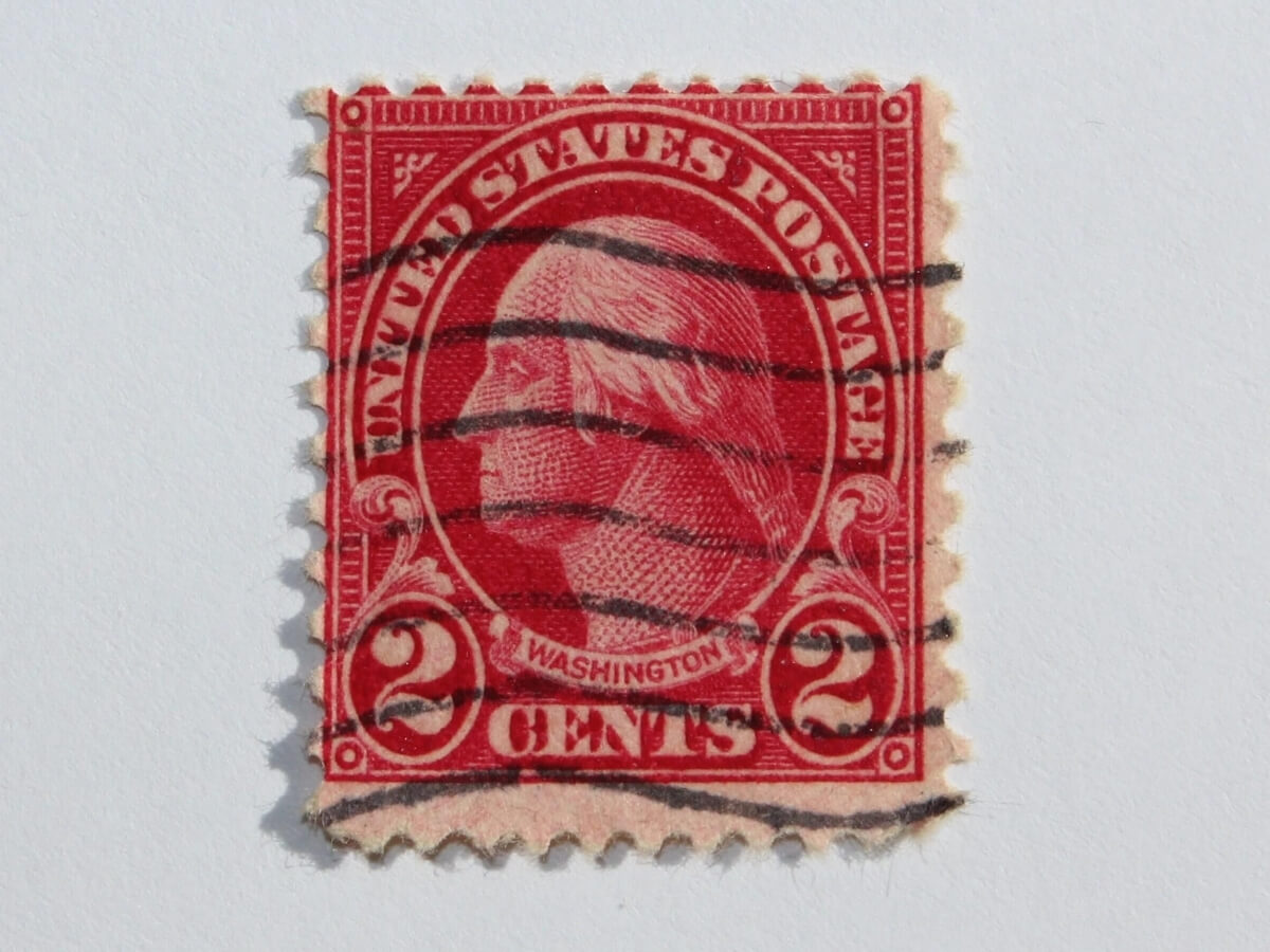 Poštovní známka v hodnotě 2 centů.
